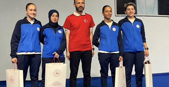 Zafertepe Kız Yurdu Futsal Takımı Türkiye ikincisi oldu