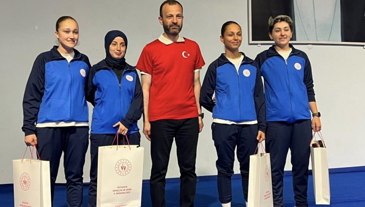 Zafertepe Kız Yurdu Futsal Takımı Türkiye ikincisi oldu