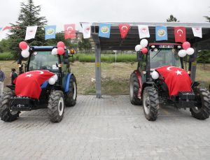 Orman yangınlarıyla mücadelede önemli adım: Köylülere tanker ve traktör desteği