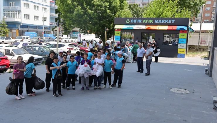 Şeker İlkokulu öğrencilerinden geri dönüşüm için örnek davranış