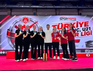 Karatecilerden Türkiye şampiyonlukları ard arda geldi
