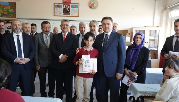 Kütahya’da 99 bin 749 öğrenci karne sevinci yaşadı