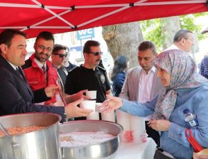 Kütahya protoklü aşure kazanlarının başına geçti