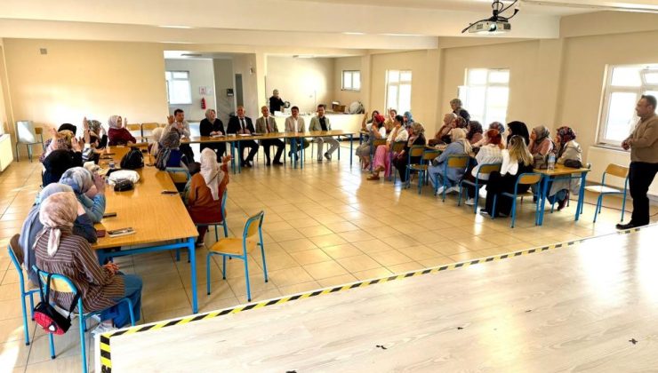Veliler ve protokol kitap söyleşisinde buluştu