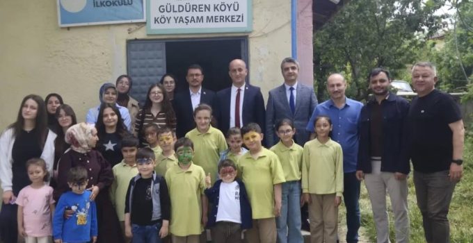 Kütahya’daki öğrencilerden Güldüren köyüne kardeş okul ziyareti