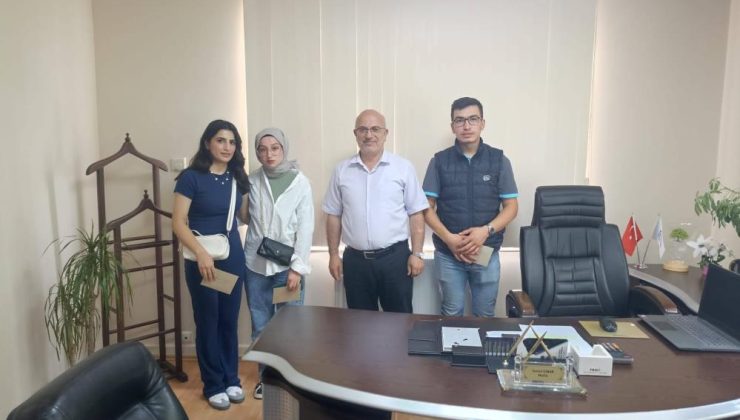 Gençler umre ödüllü bilgi yarışmasında ter döktü