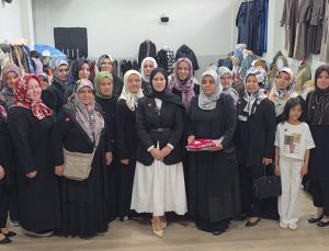 Kadınların ürettiği el emeği göz nuru ürünler sergilendi