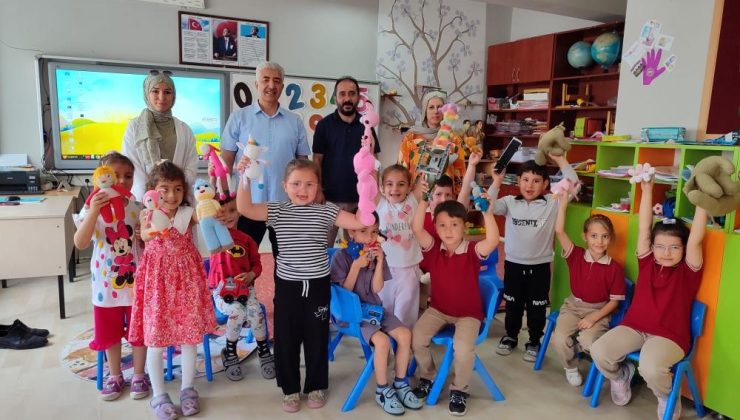 Atık ipler minikler için oyuncağa dönüştürüldü