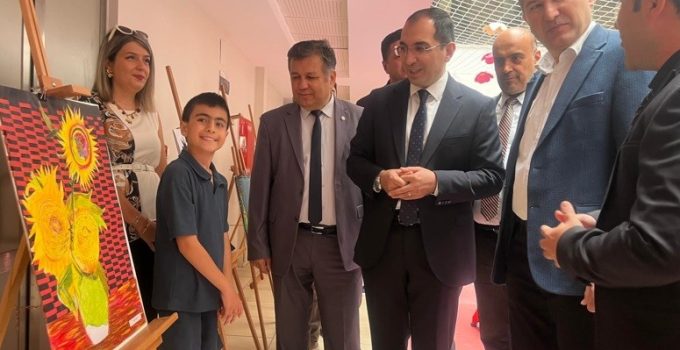 Özel çocukların eserleri görücüye çıktı