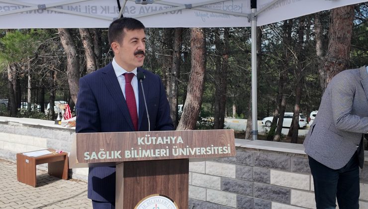 Gediz Sağlık Hizmetleri MYO’da mezuniyet heyecanı, Rektör Tekin: ‘Sağlık mesleğinde empati çok önemli’