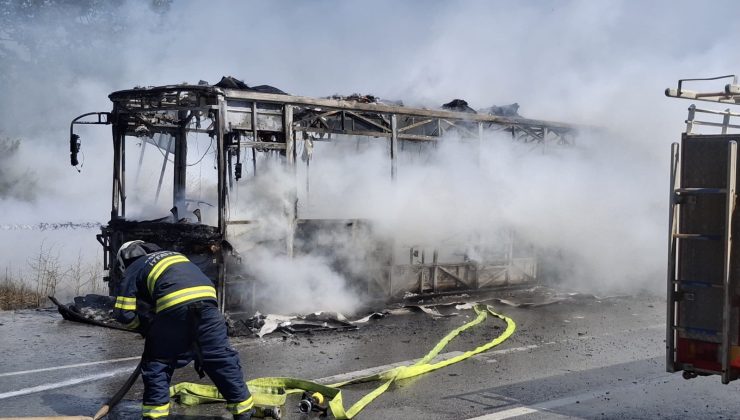 Seyir halindeyken alev alan belediye otobüsü kül oldu