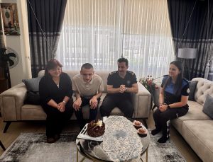 Kütahya Emniyeti’nden özel bireye doğum günü sürprizi
