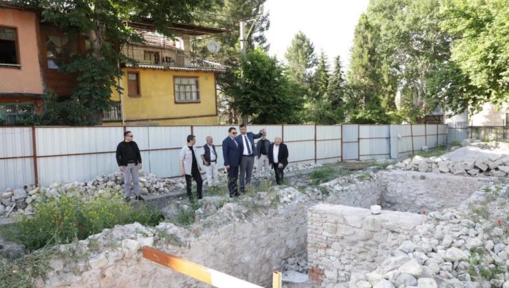 Tarihi külliye yeniden ayağa kalkıyor