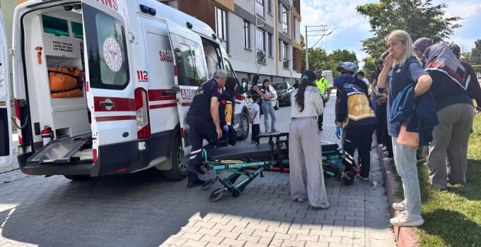 Motosiklet devrildi: 2 yaralı