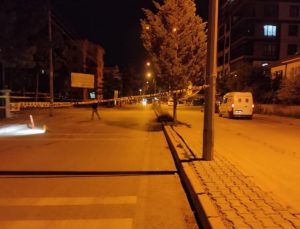 Husumetli iki kişinin kavgası kanlı bitti: Pompalı tüfekle vurup kaçtı
