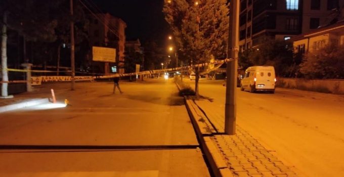 Husumetli iki kişinin kavgası kanlı bitti: Pompalı tüfekle vurup kaçtı