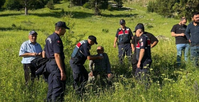 Kayıp yaşlı adam jandarma tarafından sağ olarak bulundu