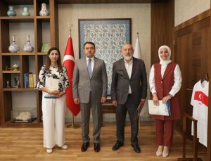 Ulu Cami’deki eserleri dijital dünyaya taşıyan eğitimcilere tebrik