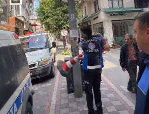 Kaldırımları işgal eden malzemeler tek tek toplandı