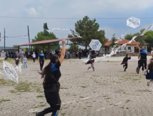 Kütahya polisinden minikler için uçurtma şenliği