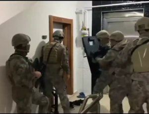 Uyuşturucu tacirlerine büyük darbe: 708 kilo uyuşturucu, milyonlarca hap ele geçirildi