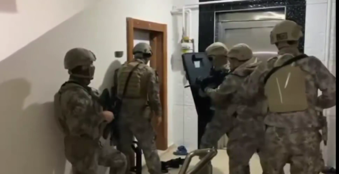 Uyuşturucu tacirlerine büyük darbe: 708 kilo uyuşturucu, milyonlarca hap ele geçirildi
