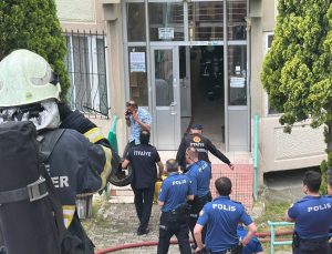 ASANSÖR DAİRESİNDE ÇIKAN YANGIN PANİĞE NEDEN OLDU
