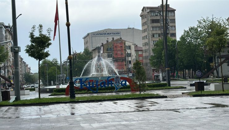 Sağanak yağış gün boyu devam edecek