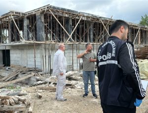 Makara iskelenin üzerine devrildi: 2’si ağır 4 işçi yaralandı