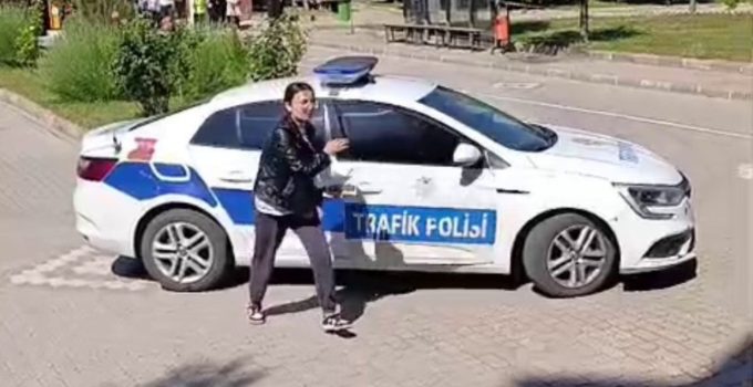 Kimliği geçersiz çıkan öğrenci için ekipler seferber oldu: Sınava son saniyelerde yetişti