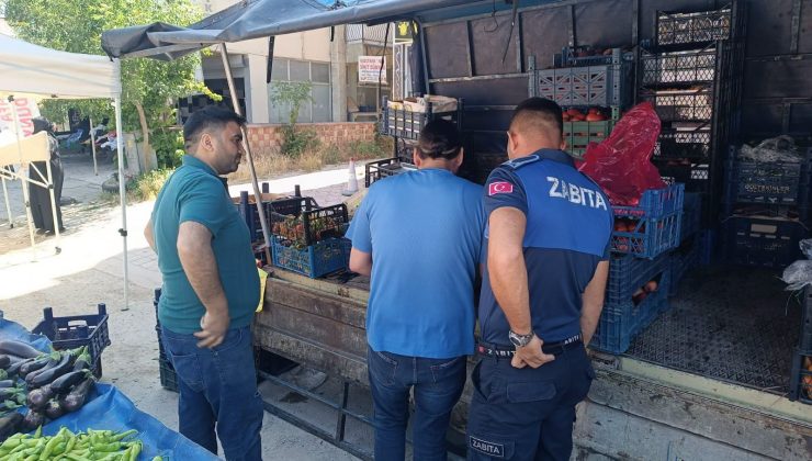 Semt pazarında tartı ve etiket denetimi
