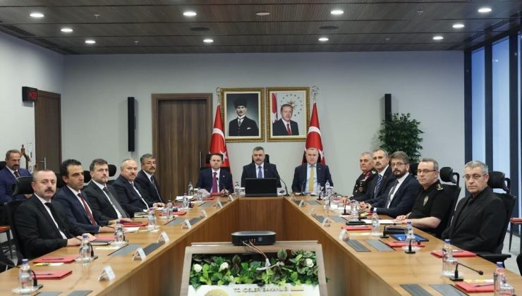 Yeni sezonda futbol müsabakalarında alınacak tedbirleri görüşüldü