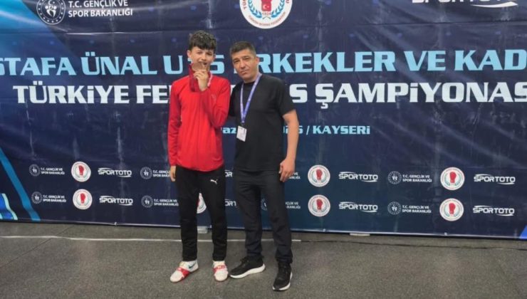 Kütahyalı boksörden Türkiye derecesi