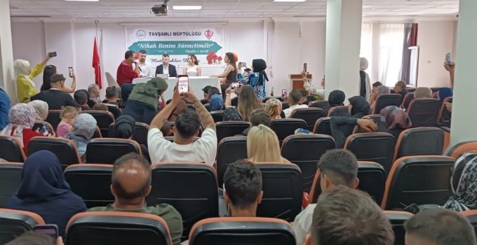 Müftülükten yeni evlenen çiftlere rehberlik