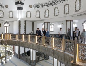 Yeni yapılan cami ve külliye geleneksel mimarisiyle dikkat çekiyor