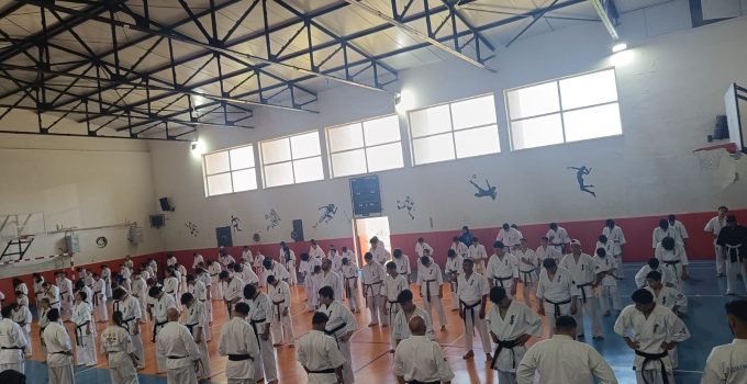 Pazarlar’da 200 sporcu Kyokushin-Kan Türkiye Yaz Kampı’nda buluştu