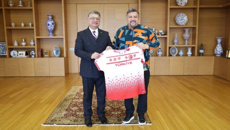 DPÜ’lü akademisyenden, milli takımın tarihi başarısına katkı