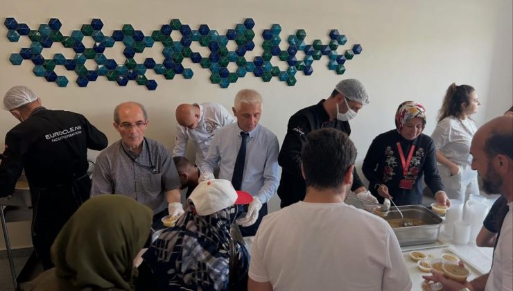 Aşure kazanları şehir hastanesinde kaynadı