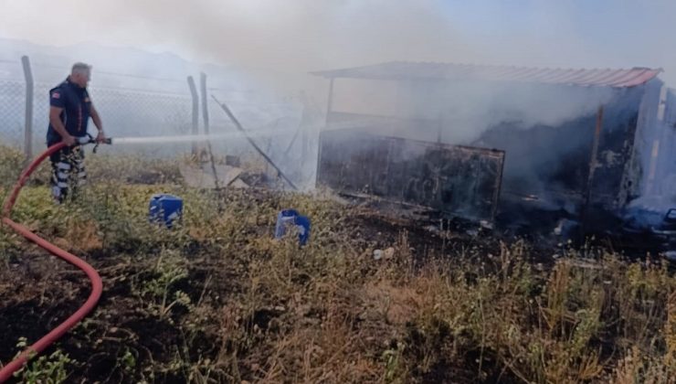 Yangında bağ evi küle döndü