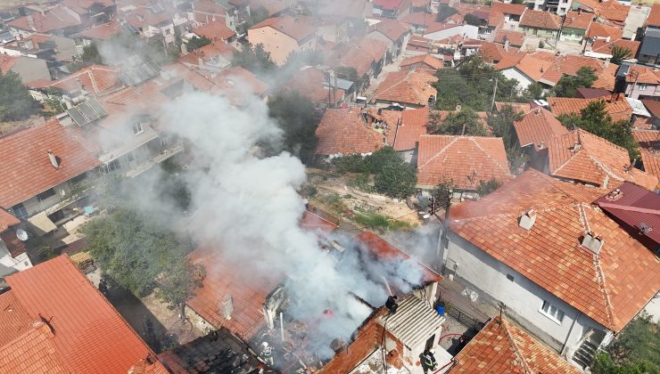 Tek katlı evde çıkan yangın söndürüldü