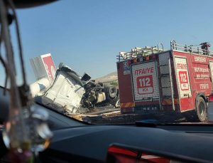 TIR akaryakıt istasyonuna daldı