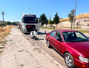 Gaz yüklü tır otomobile çarptı, 1 kişi ağır yaralandı