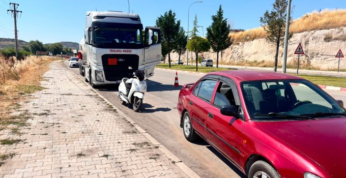Gaz yüklü tır otomobile çarptı, 1 kişi ağır yaralandı
