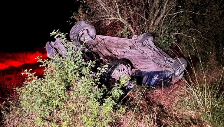 Takla atan otomobil tarlaya uçtu: 1’i ağır 2 yaralı