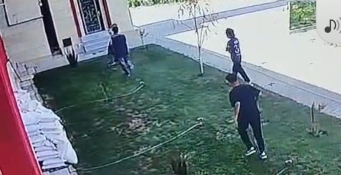 CAMİNİN FISKİYELERİNİ TEKMELEYİP KIRDILAR: O ANLAR KAMERADA