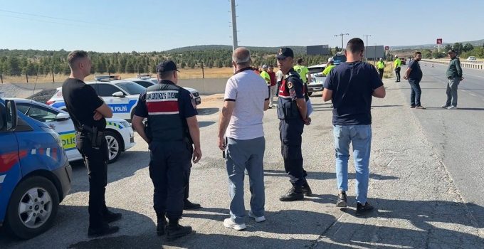 Yolcu otobüsü şarampole devrildi: 24 yaralı