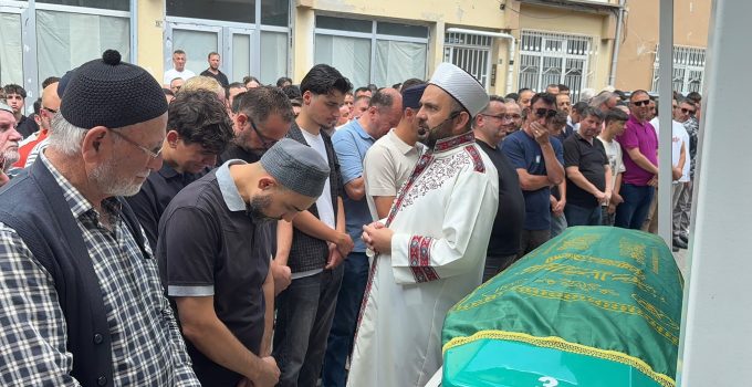Antalya’daki otel yangınında ölen öğrenci Kütahya’da toprağa verildi