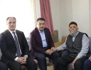 Vali Işın, Gazi Mehmet Torun’u evinde ziyaret etti