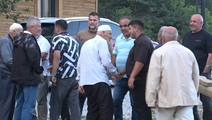 İnegöl’deki Erzurumlular Domaniç Kocayayla’da bir araya geldi