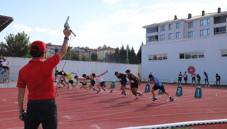 Kütahya’da atletizm heyecanı yaşandı: Bin 300 sporcu kıyasıya yarıştı